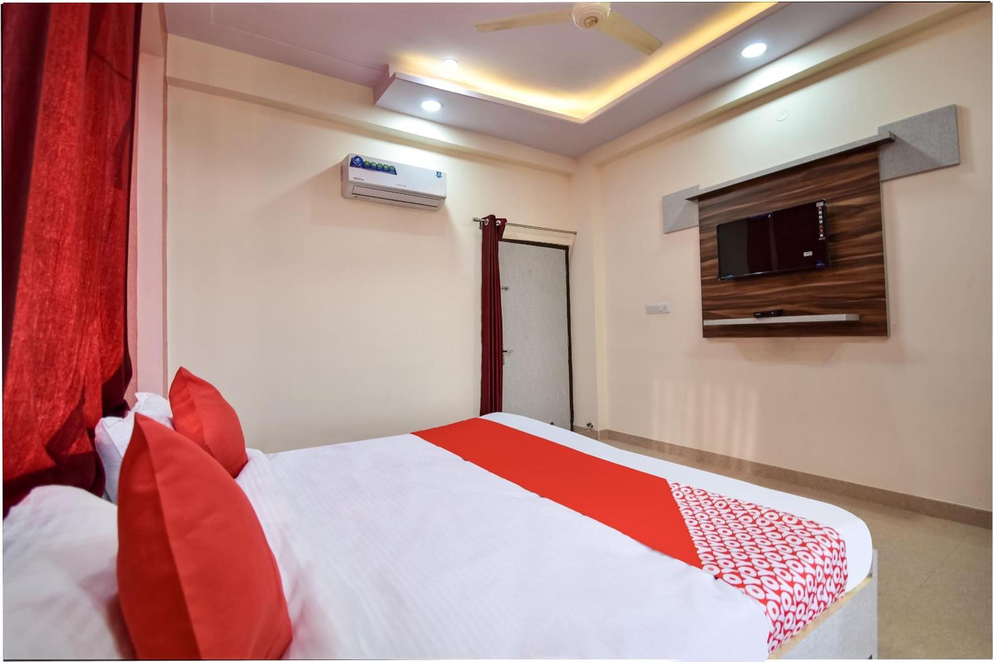 Hotel Oyo 70183 Sai Kripa 4*