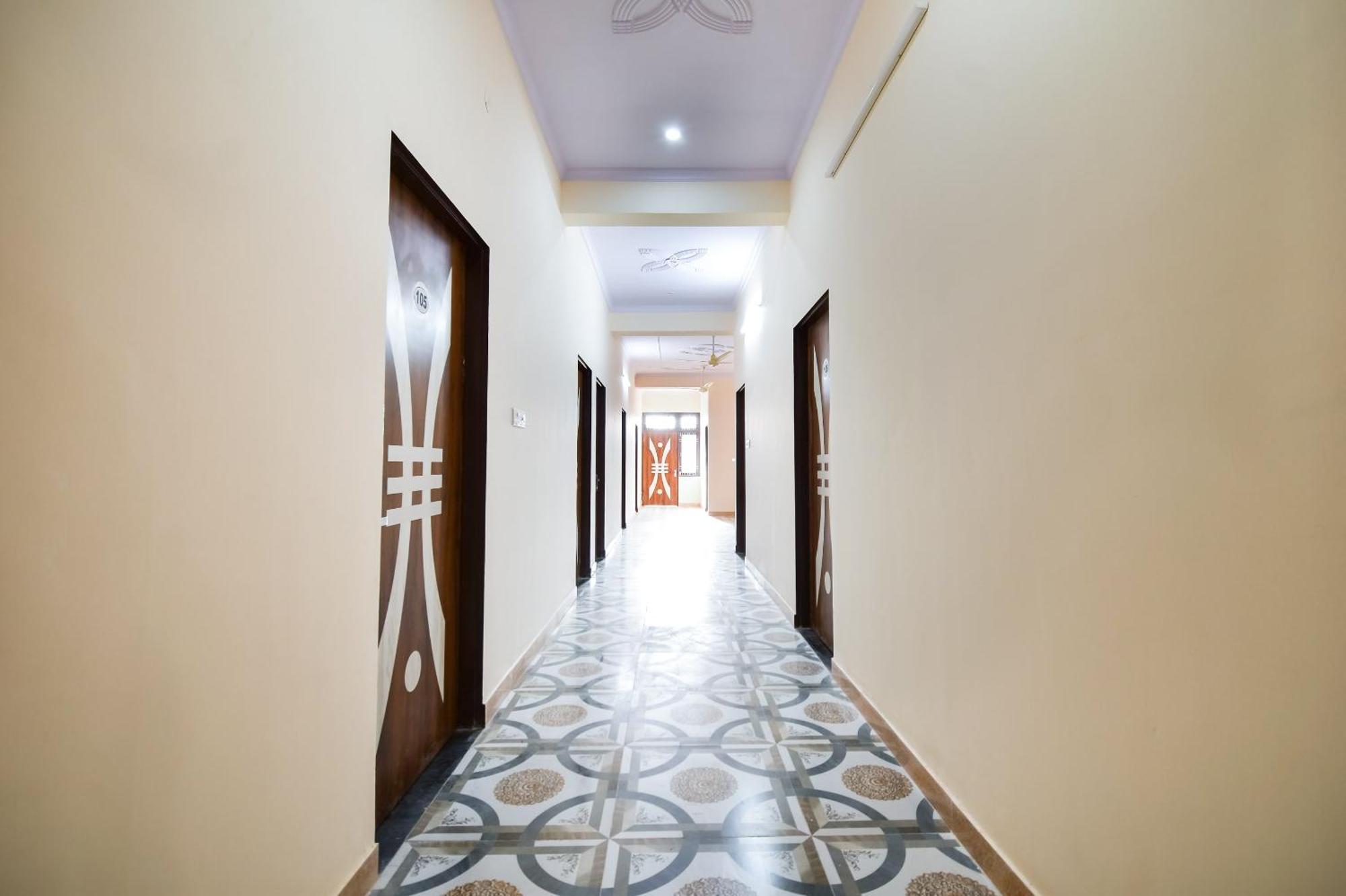 Oyo 70183 Sai Kripa Hotel Jaipur
